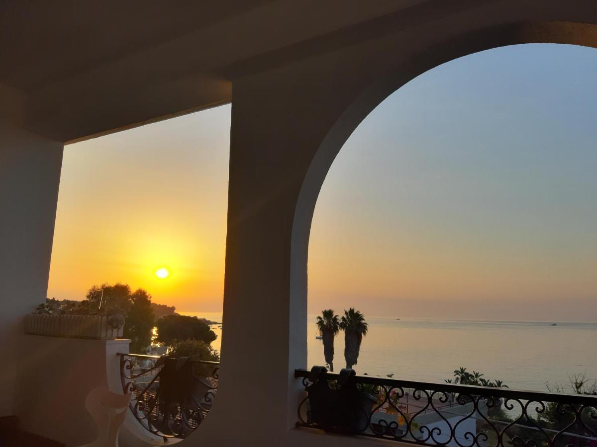 B&B Sea Terrace 아치카스텔로 외부 사진